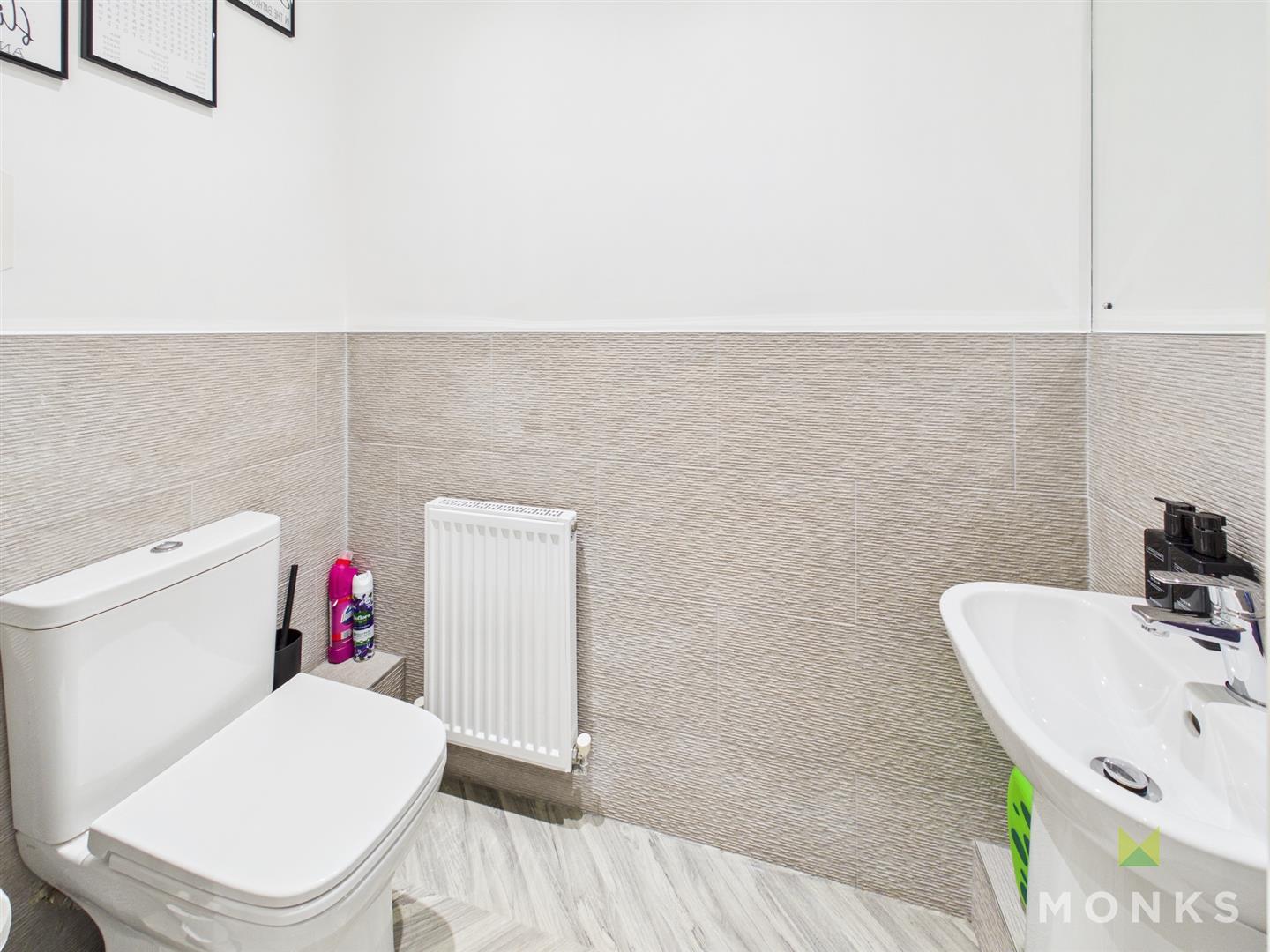 26 Hollands Drive, Oswestry, SY11 3FG For Sale